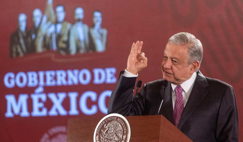 AMLO firmará ante notario su compromiso de no reelección