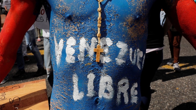 Venezuela atraviesa una severa crisis que ha acabado con el poder adquisitivo de sus ciudadanos (REUTERS/Carlos Jasso)