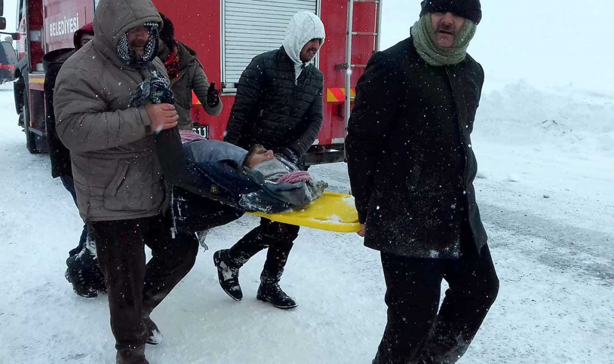 Avalancha en Turquía deja al menos 38 muertos