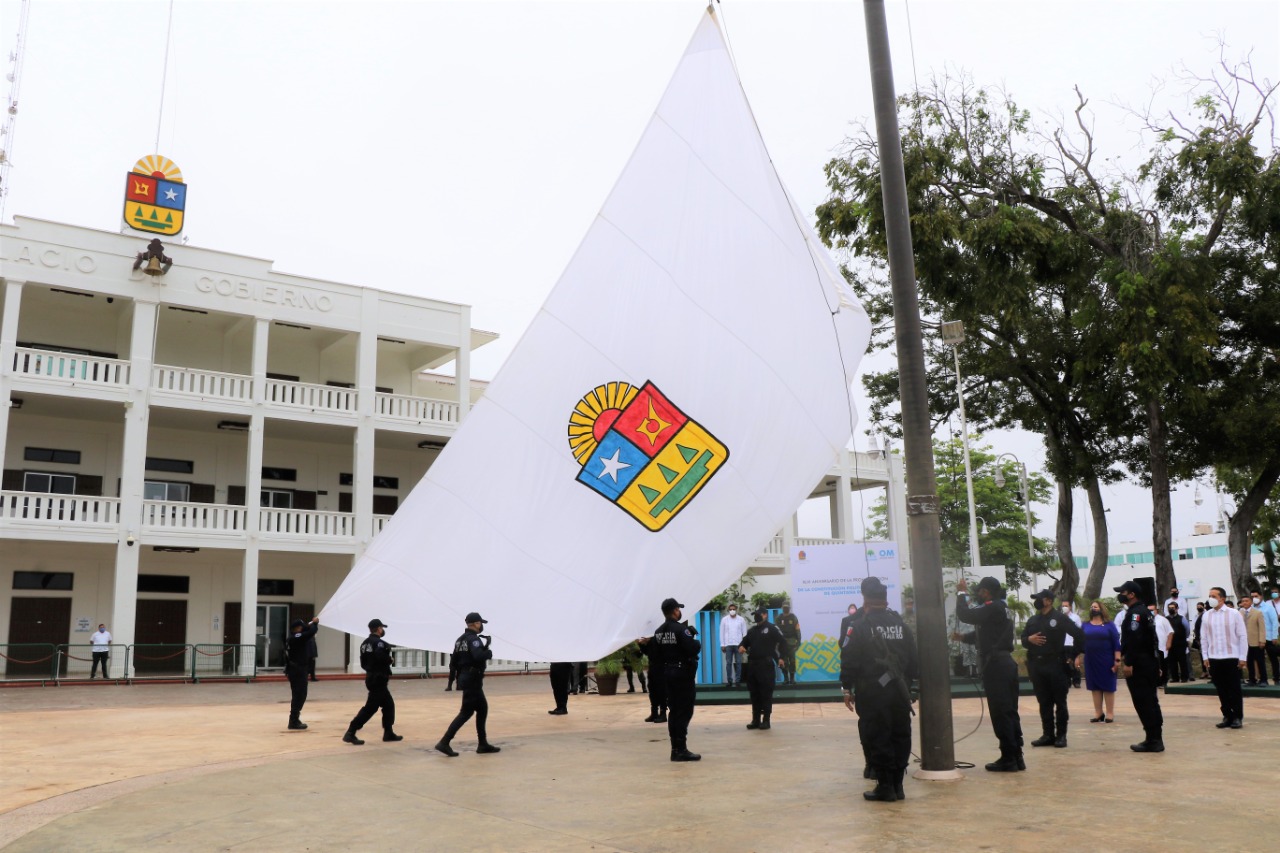 Conmemoran el 46 aniversario de la Constitución de Quintana Roo