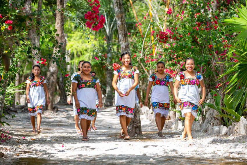 Analizarán iniciativa para preservar la cultura maya en Quintana Roo