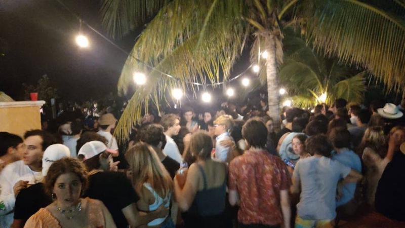Clausuran fiesta con más de 300 invitados en casa de Chicxulub Puerto