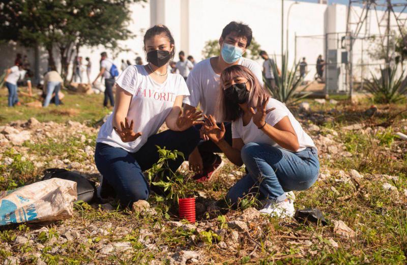 Actividades por mes de la Juventud inician con reforestación