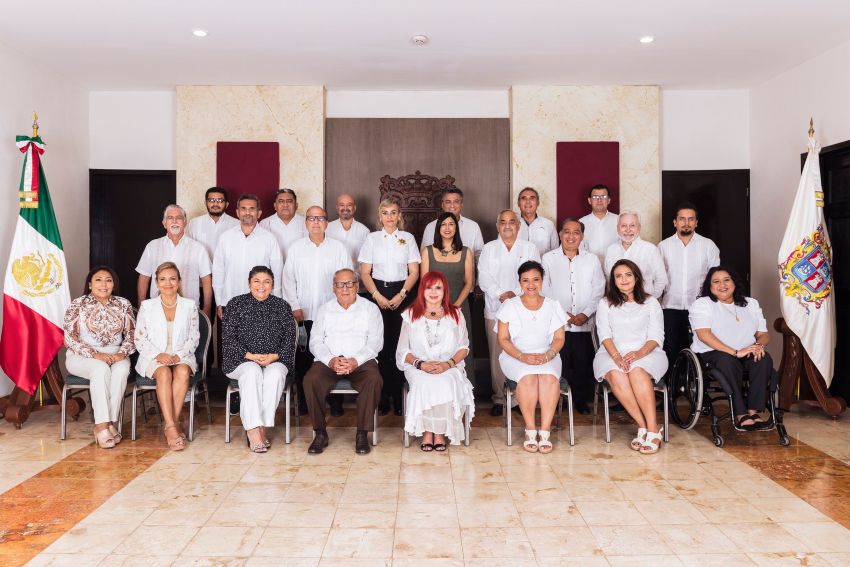 Layda Sansores presenta a su gabinete de gobierno para Campeche
