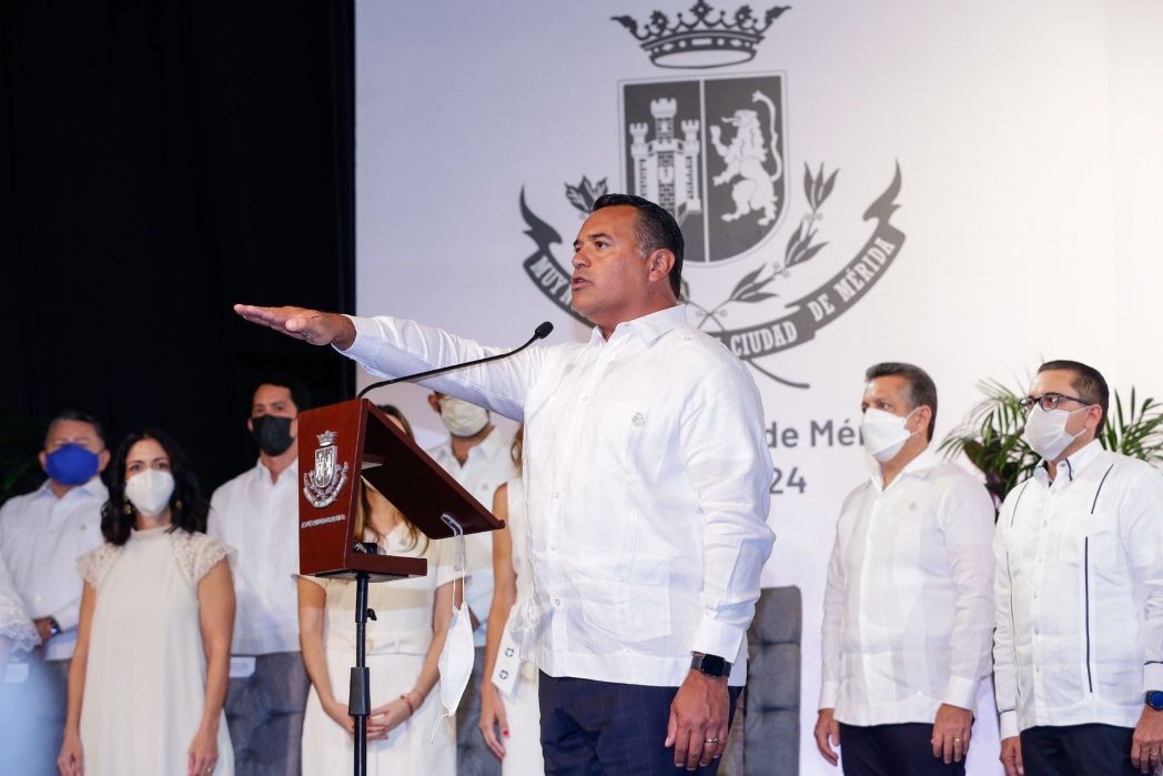 Renán Barrera rinde protesta como alcalde de Mérida