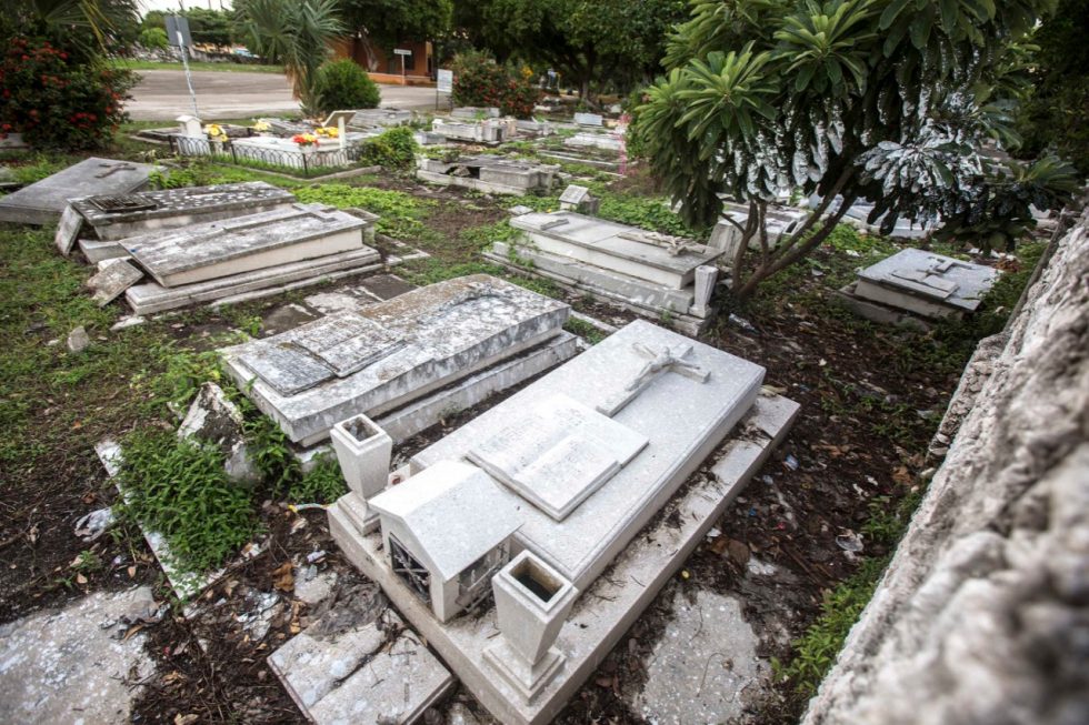 Ayuntamiento de Mérida abrirá los cementerios municipales por Día de Muertos