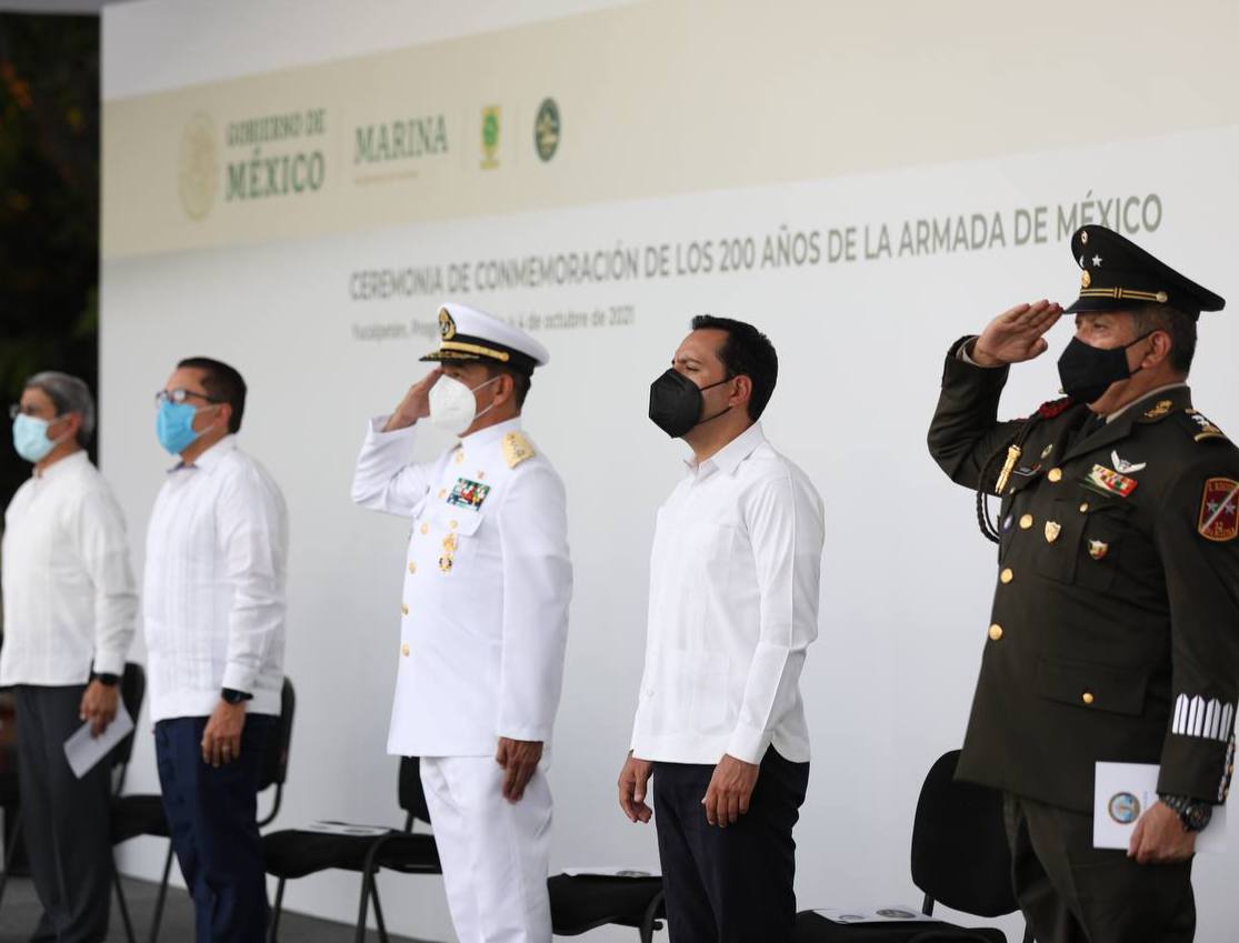 Vila encabeza ceremonia por los 200 años de la Armada de México