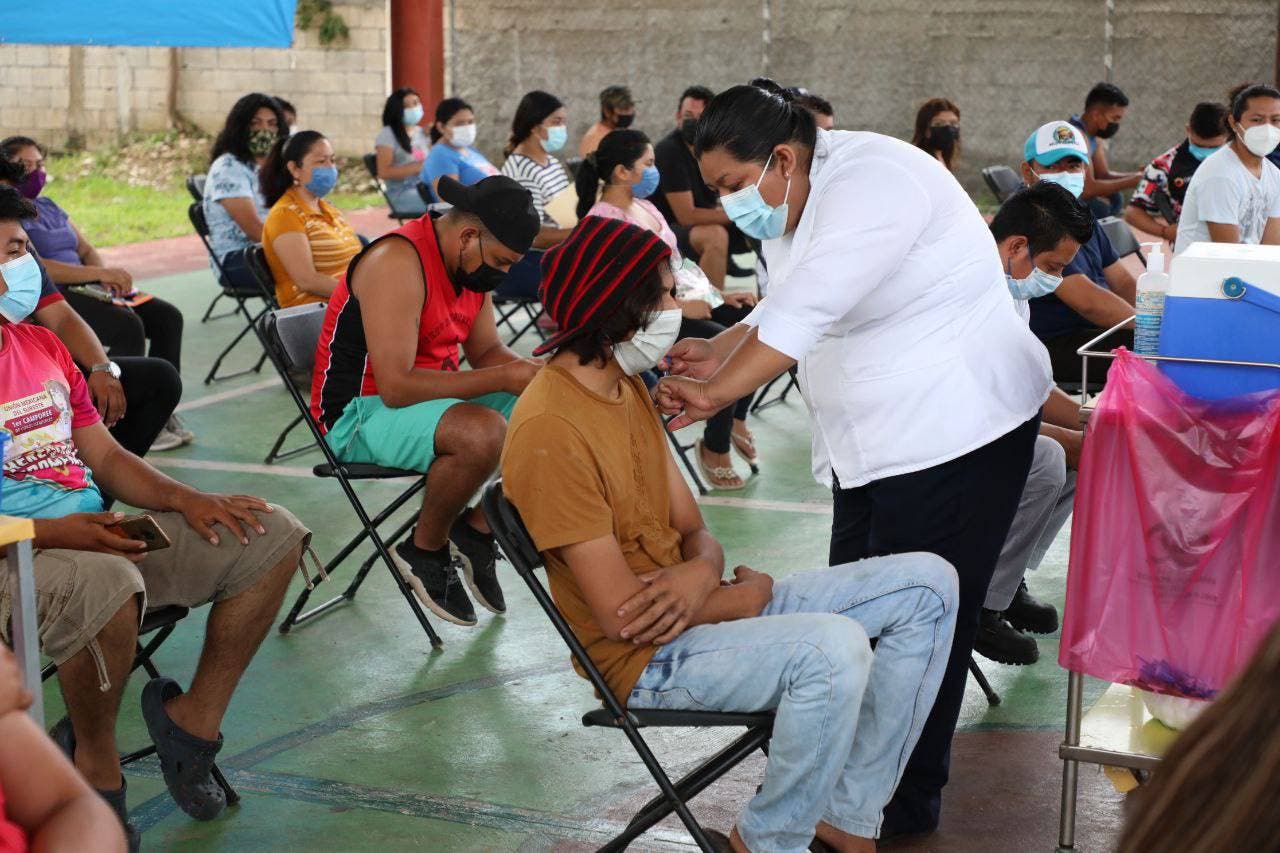 Anuncian segundas dosis anticovid para jóvenes de 18 a 29 años de Mérida
