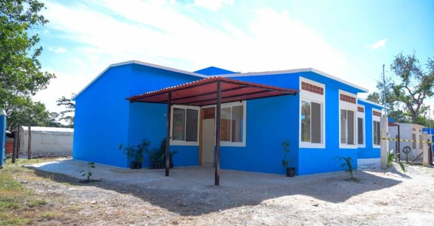 Fonatur y Conavi entregan viviendas nuevas a familias de Pixoyal