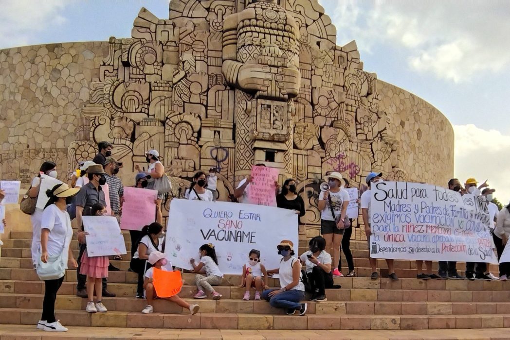 Padres de familia de Yucatán exigen que sus hijos de 5 a 11 años sean vacunados con Pfizer