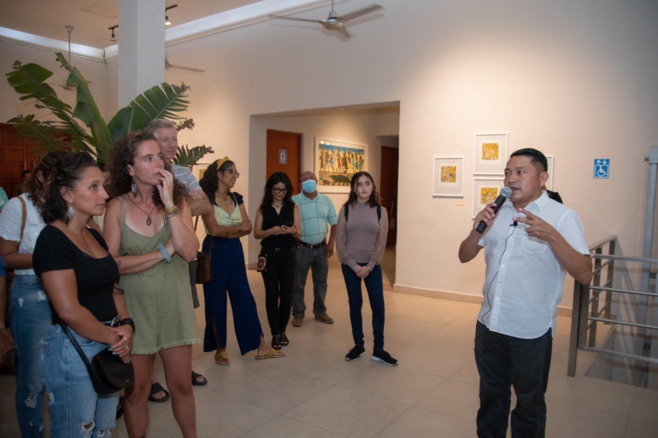 Inauguran la exposición “Amarillo Izamal, Impresiones Autobiográficas” de 'Mashka'