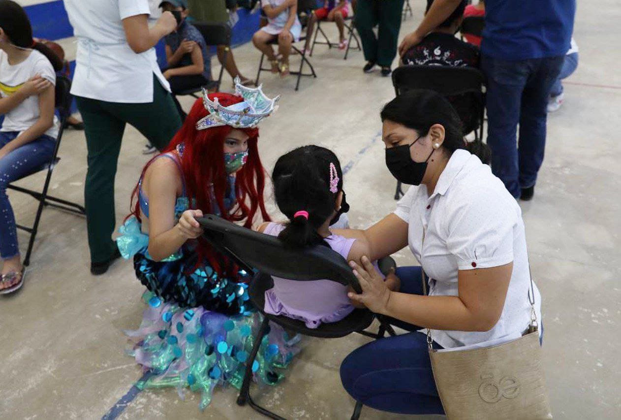 Inicia vacunación anticovid en menores de 5 a 11 años de Mérida