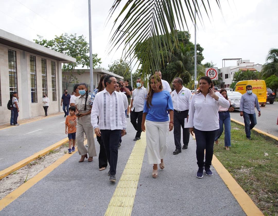 Carlos Joaquín entrega la primera etapa del Parque de la Equidad en Cancún