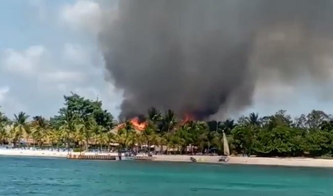 Se incendia hotel Allegro en Cozumel
