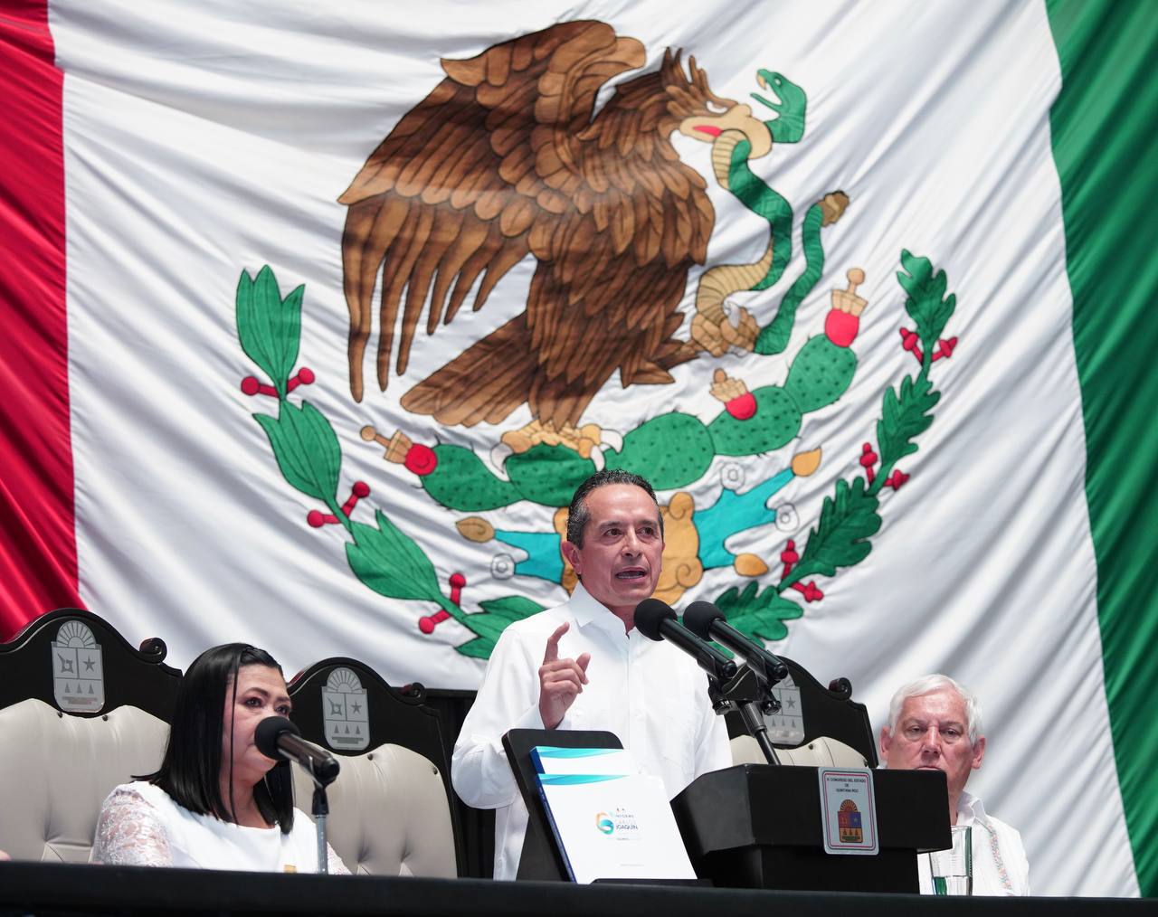 Carlos Joaquín destaca avances en su Sexto Informe de Gobierno