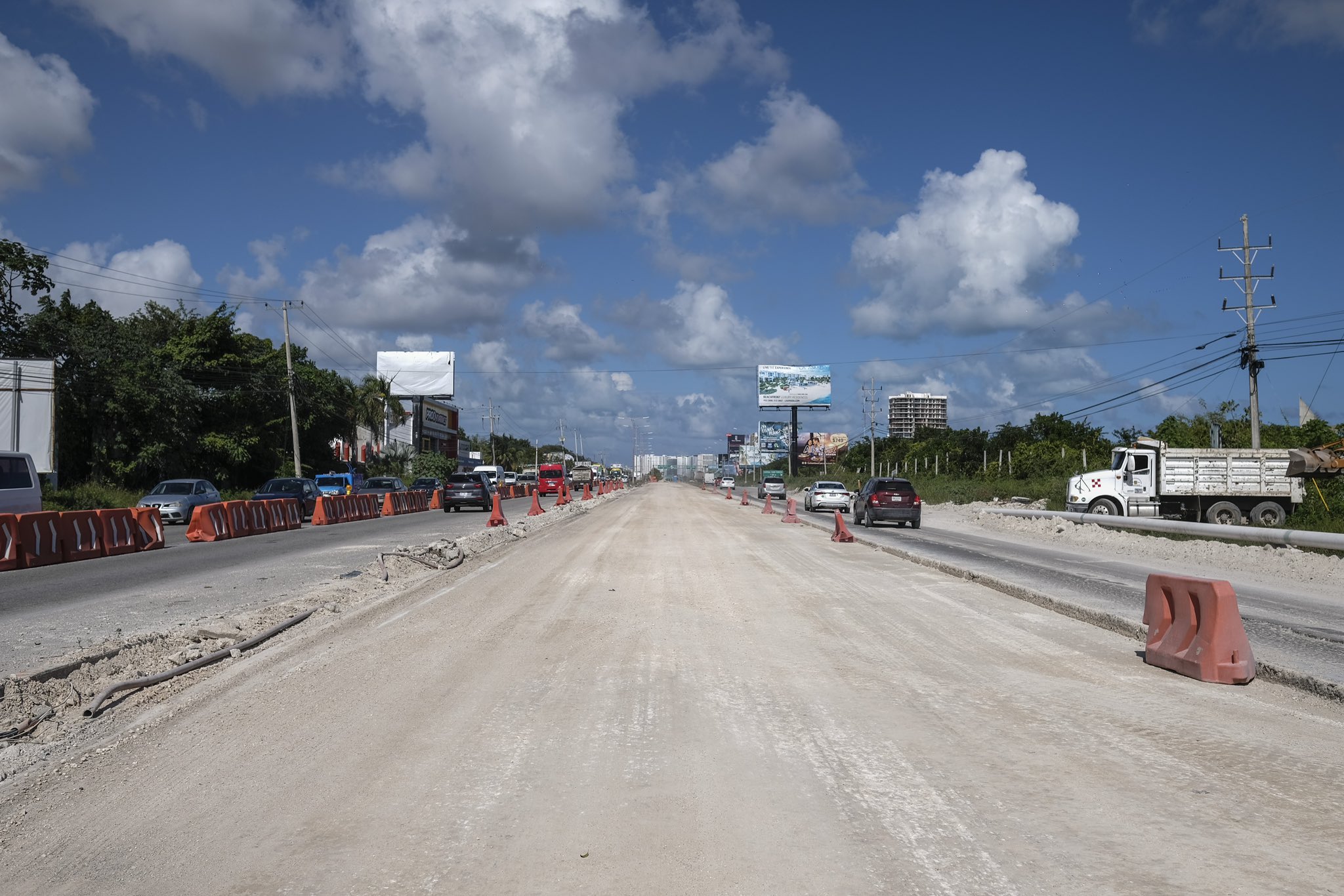 Bulevar Colosio, en Cancún, con un avance del 18.2%: Mara Lezama