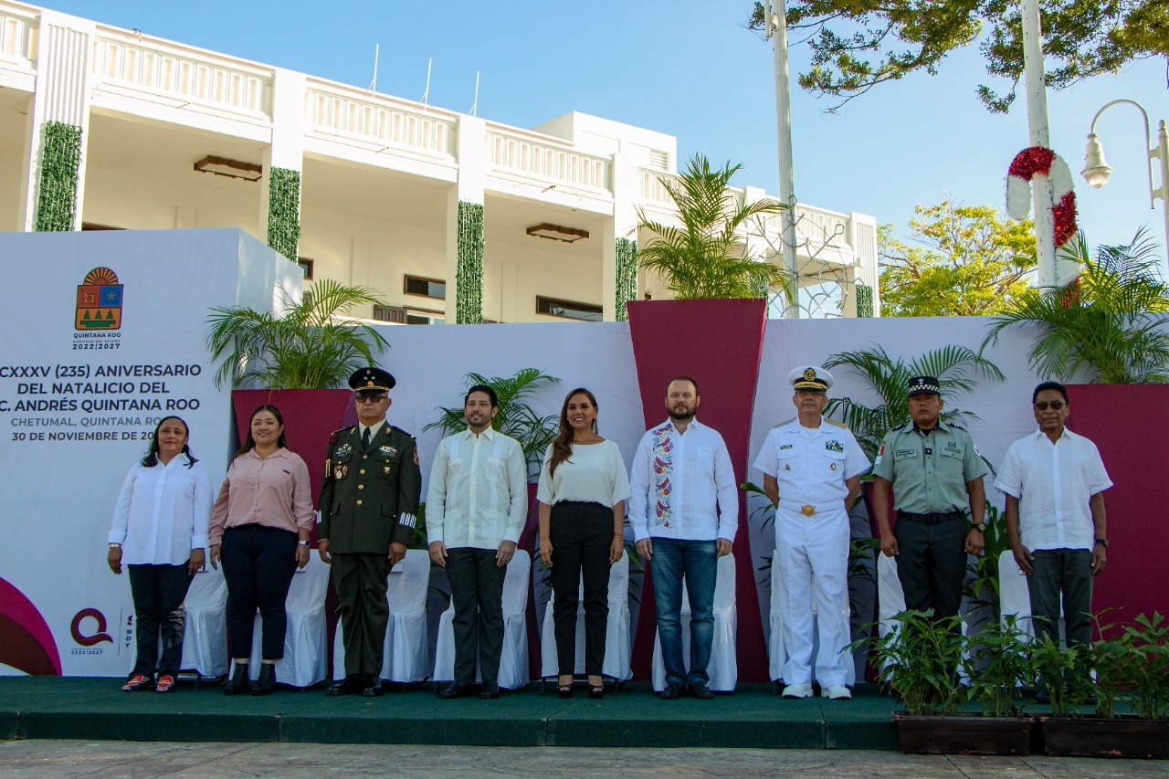 Mara Lezama encabeza la ceremonia conmemorativa del natalicio de Andrés Quintana Roo
