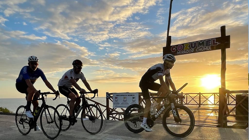 Más de dos mil ciclistas participan en el GFNY 2022 en Cozumel