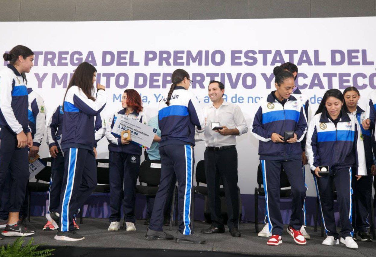 Mauricio Vila entrega el Premio Estatal del Deporte y el Mérito Deportivo 2022