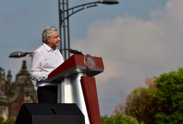 El Presidente Andrés Manuel López Obrador expuso este domingo ante decenas de miles de personas reunidas en el Zócalo de la Ciudad de México el modelo de Gobierno que está aplicando su administración: “mi propuesta sería llamarla humanismo mexicano”.