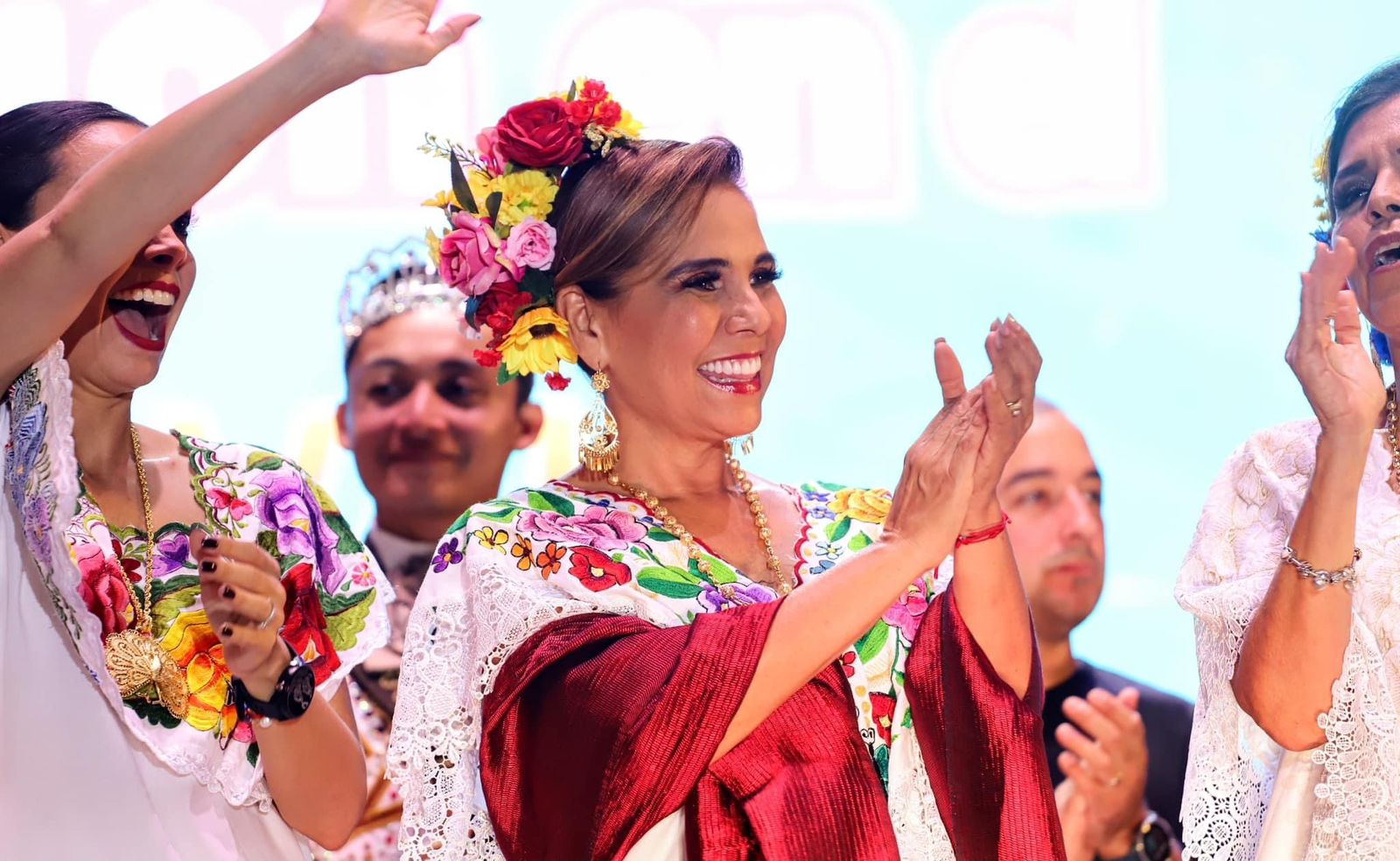 Mara Lezama presente en el Carnaval de Cancún
