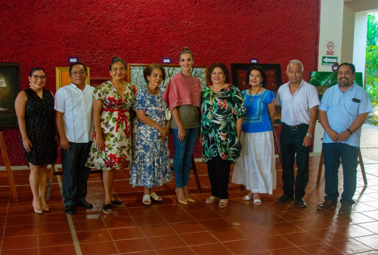 Inauguran la exposición “Mujeres en las artes plásticas” en el Museo de la Cultura Maya