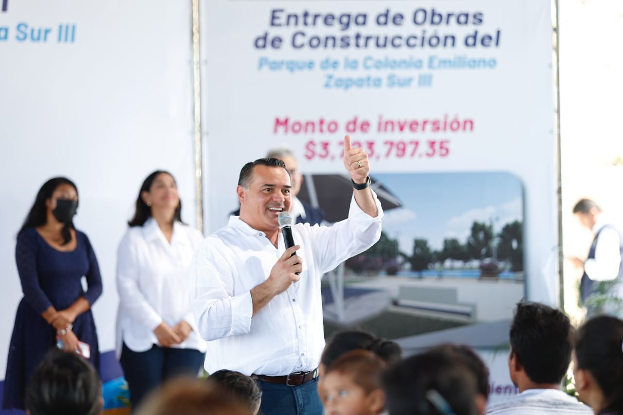 Renán Barrera entrega parque a vecinos del sur de Mérida