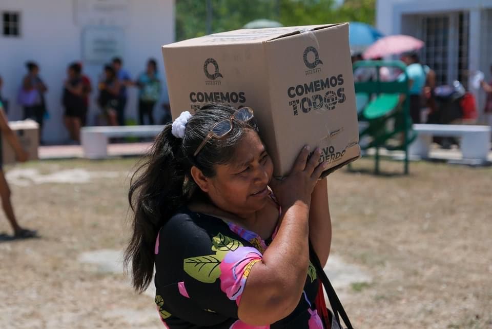 Mara Lezama entrega apoyos alimentarios “Comemos Tod@s” en Cancún