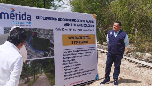 Renán Barrera supervisa la construcción de parque Anikabil