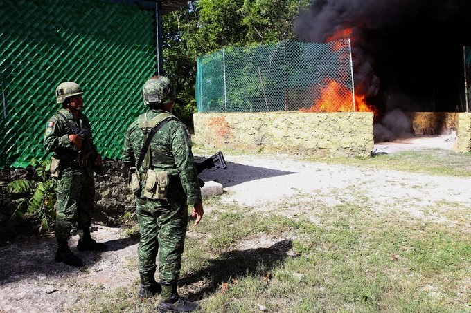 Ejército incinera más de 200 kilos de narcóticos en Cancún
