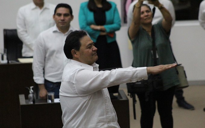 Juan Manuel León rinde protesta como fiscal General de Yucatán