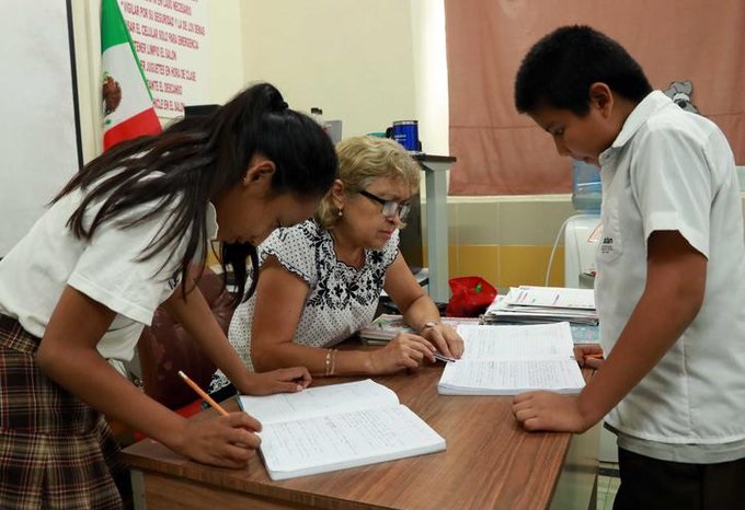 Mauricio Vila anuncia incremento salarial para docentes no federalizados