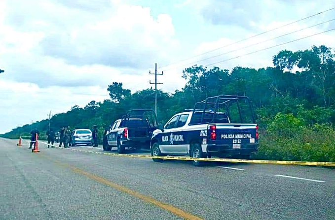 Emboscan a policías en Tulum; uno murió