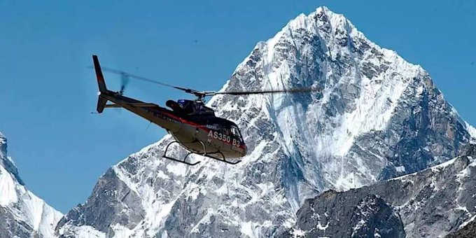 Helicóptero con turistas mexicanos se estrella cerca del Everest