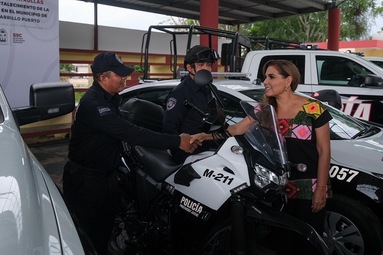 Mara Lezama entrega nuevas patrullas en Felipe Carrillo Puerto