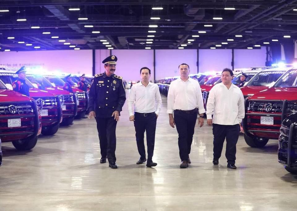 Mauricio Vila entrega nuevas patrullas a la SSP Yucatán