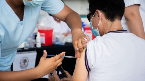 SESA recomienda vacunarse contra influenza y Covid-19