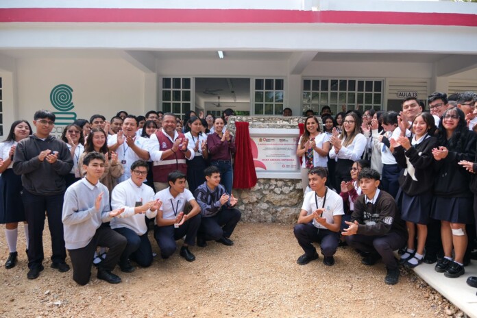 Mara Lezama entrega nuevas aulas en el Colegio de Bachilleres de Cancún
