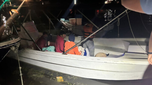 Encuentran con vida a 4 pescadores desaparecidos en aguas de Quintana Roo