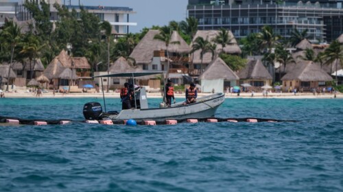 Marina arranca con la limpieza del sargazo en Quintana Roo
