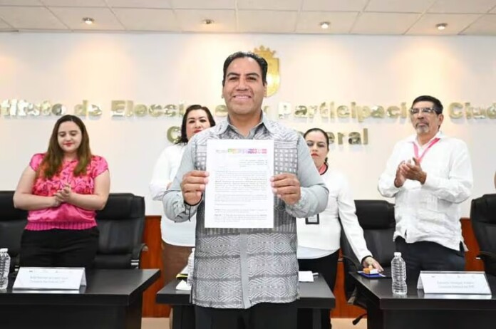 Eduardo Ramírez se registra como candidato de Morena a la gubernatura de Chiapas