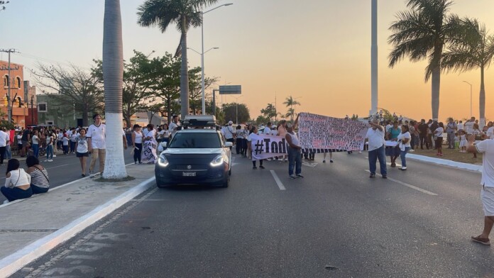 Nueva marcha en Campeche; exigen la renuncia de Layda Sansores y Marcela Muñoz
