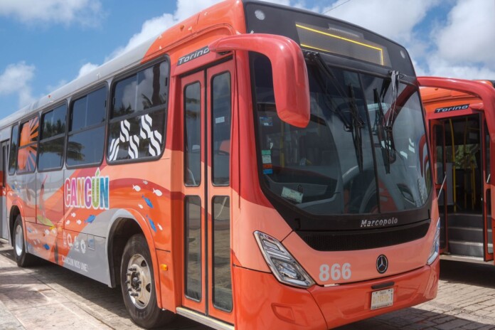 Cancún estrena 100 autobuses de transporte público