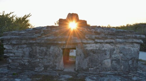 Observan la alineación del sol con el vestigio maya “El Caracol”