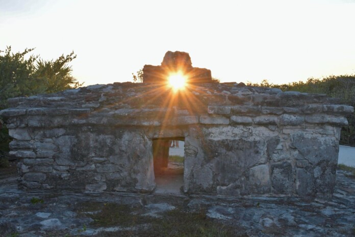 Observan la alineación del sol con el vestigio maya “El Caracol”