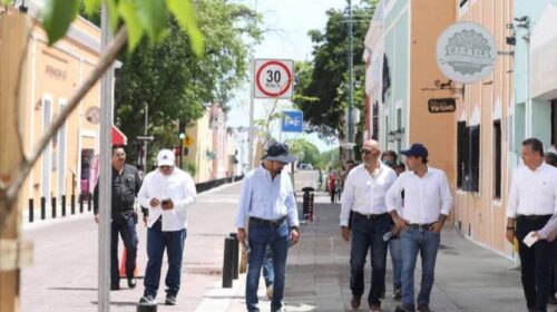 Supervisan obras del Corredor Turístico-Gastronómico y Plaza Grande en Mérida