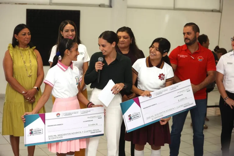 Gobierno de BJ anuncia fecha de entrega de becas para estudiantes de secundaria