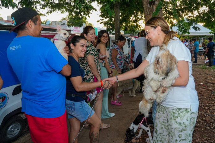 Cecilia Patrón promete políticas públicas en favor del bienestar animal