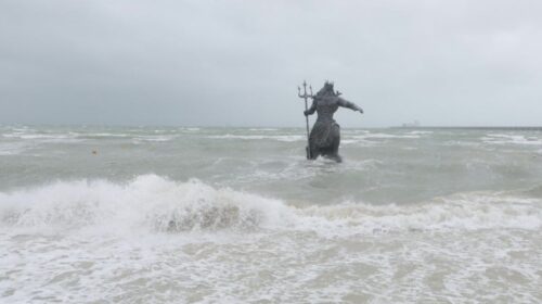 Clausuran estatua de Poseidón en Progreso, Yucatán; no tenía permisos