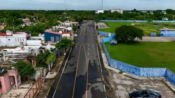 Entregan modernización de vialidades en San José Tecoh